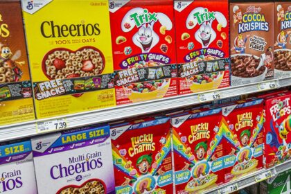 General Mills ditches artificial colors in Lucky Charms, Trix