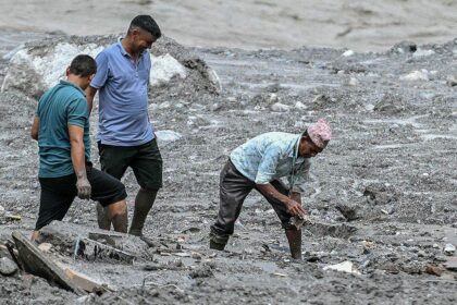 Son realizes missing American dad was in path of Nepal disaster after watching viral video