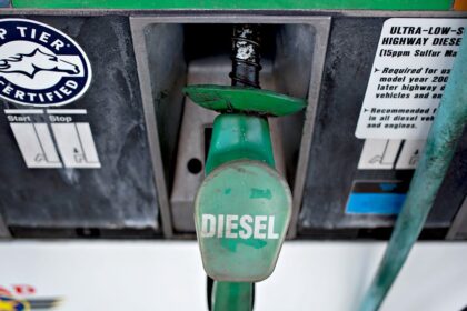 National average price for diesel hits new record high amid Iran conflict