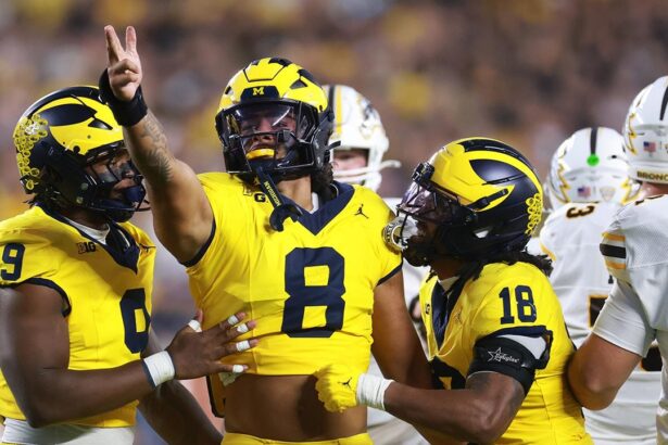 Michigan Wolverines fend off shocking upset bid from Western Michigan in early season thriller