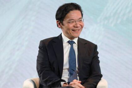 Singapore PM salary set to rise to .85M under political pay overhaul