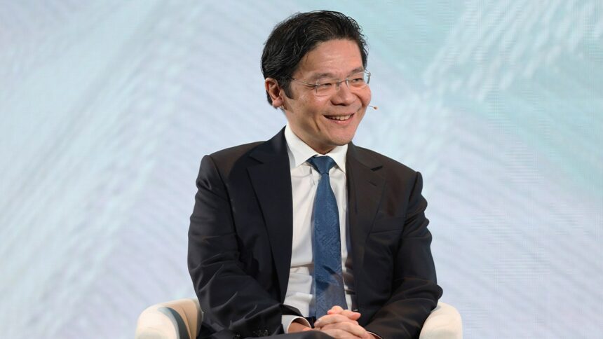 Singapore PM salary set to rise to .85M under political pay overhaul