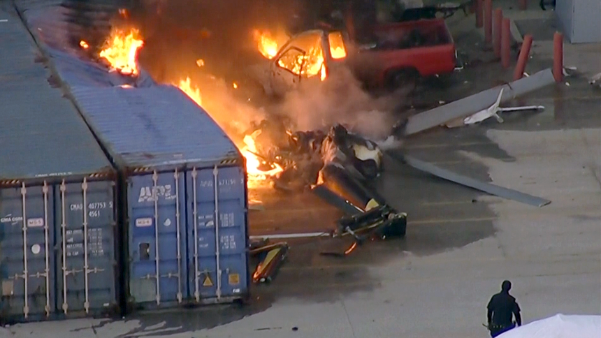 3 dead, 1 hospitalized after news helicopter crashes in Los Angeles commercial area