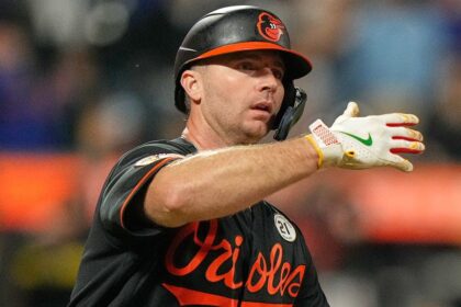Pete Alonso burns the Mets with game-tying home run as pitcher criticizes fans for giving him curtain call