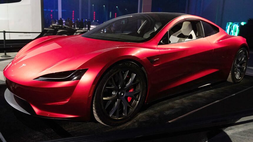 Tesla reopens Roadster reservations – but you’ll need K