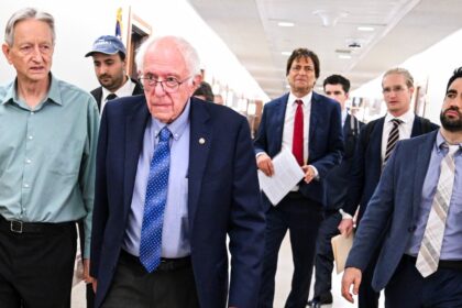 Employees at AI companies back Bernie Sanders bill cracking down on development