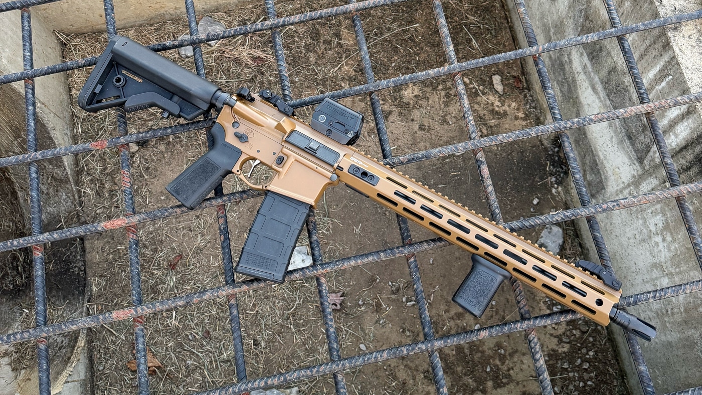 Springfield SAINT Victor with Osight R red dot sight for testing