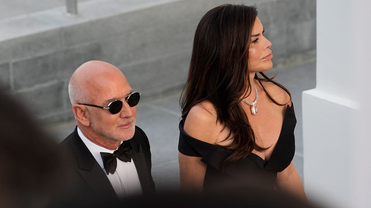 Jeff Bezos and Lauren Sanchez Bezos arriving to the state dinner at the White House in September 2026.