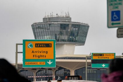Former United executive explains how New Jersey fiber cut disrupted Northeast flights