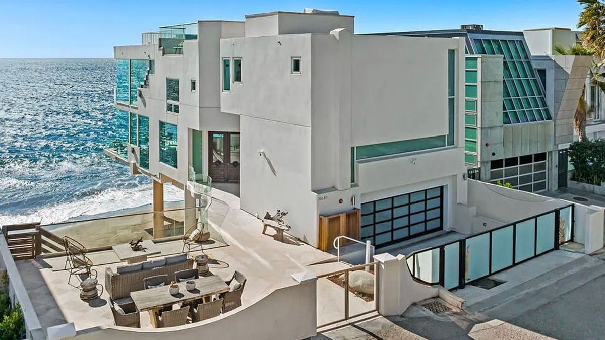 Nicolas Cage's Malibu home prior to the sinkhole forming.
