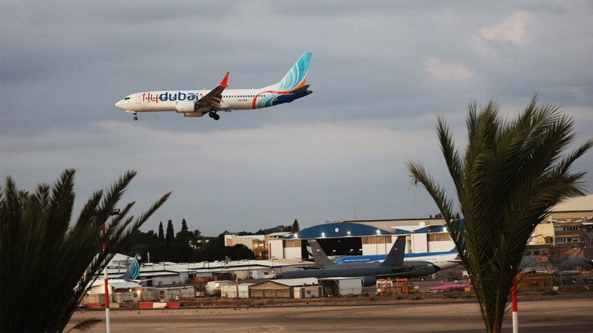 Trump praises Boeing 737 MAX after jet survives dramatic plunge during attack