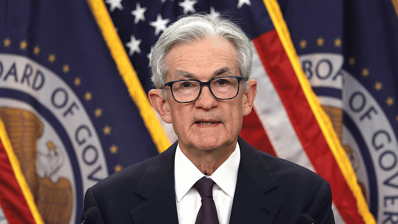 Trump economic advisor says ‘it’s time’ for Powell to leave Fed, calls extended tenure ‘unprecedented’